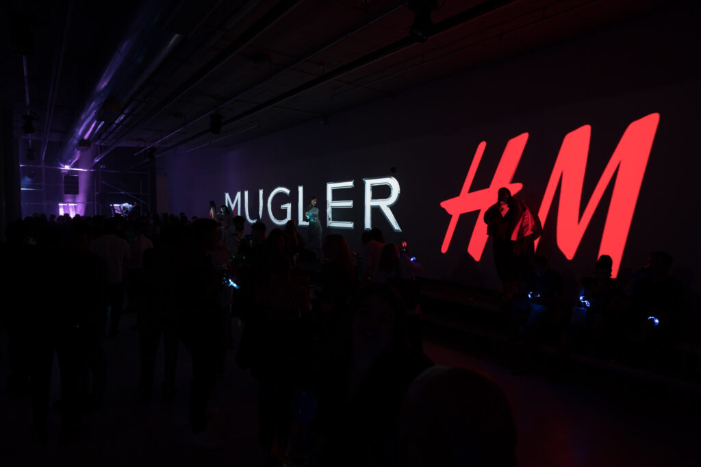 Η H&M γιόρτασε τη νέα συλλογή Mugler H&M με ένα φαντασμαγορικό πάρτι