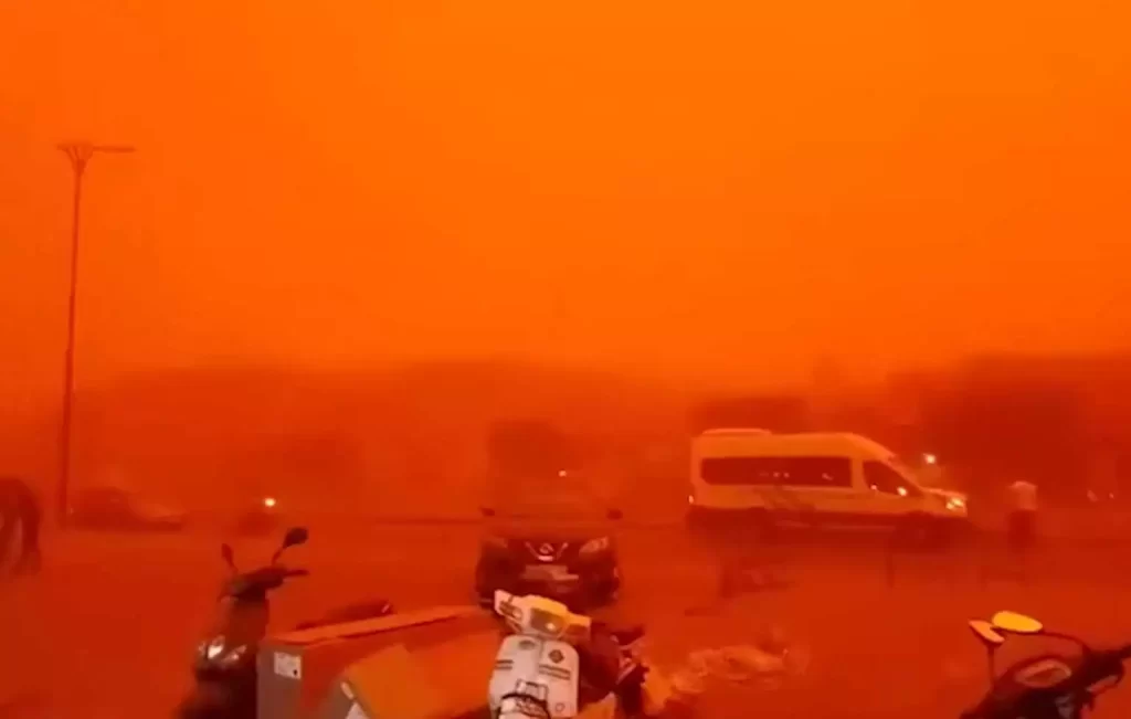 Μαρόκο: Αμμοθύελλα «εξαφάνισε» το Μαρακές