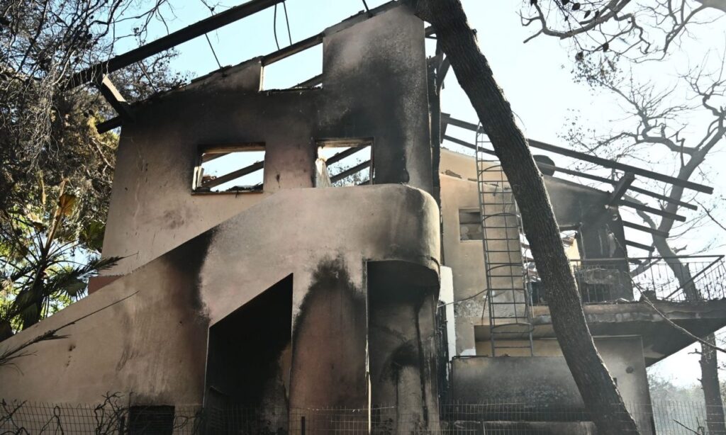 Αττική: Μέτρα για καμένα σπίτια και επιχειρήσεις