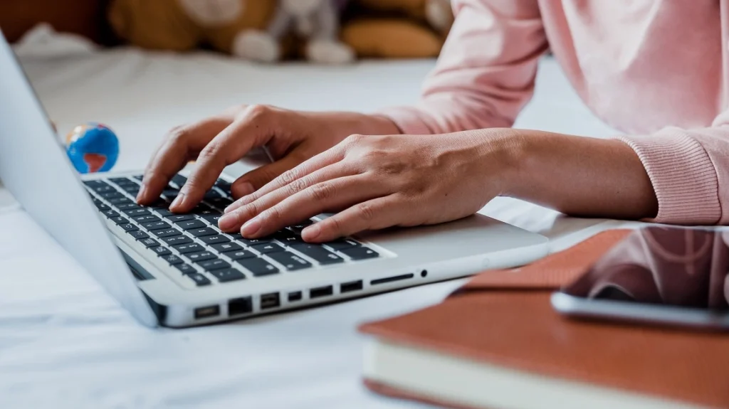 Άνοιξε η πλατφόρμα για την επιδότηση γρήγορου ίντερνετ με οπτική ίνα