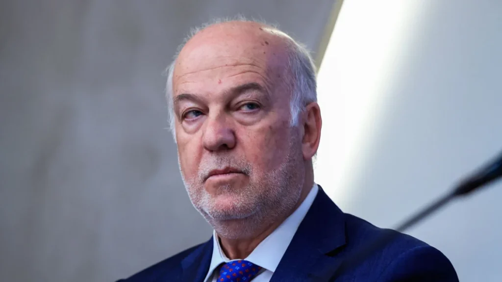 Φλωρίδης: Τα ομόφυλα ζευγάρια ανδρών ή οι μοναχικοί άνδρες δεν μπορούν να αποκτούν παιδί μέσω παρένθετης μητέρας