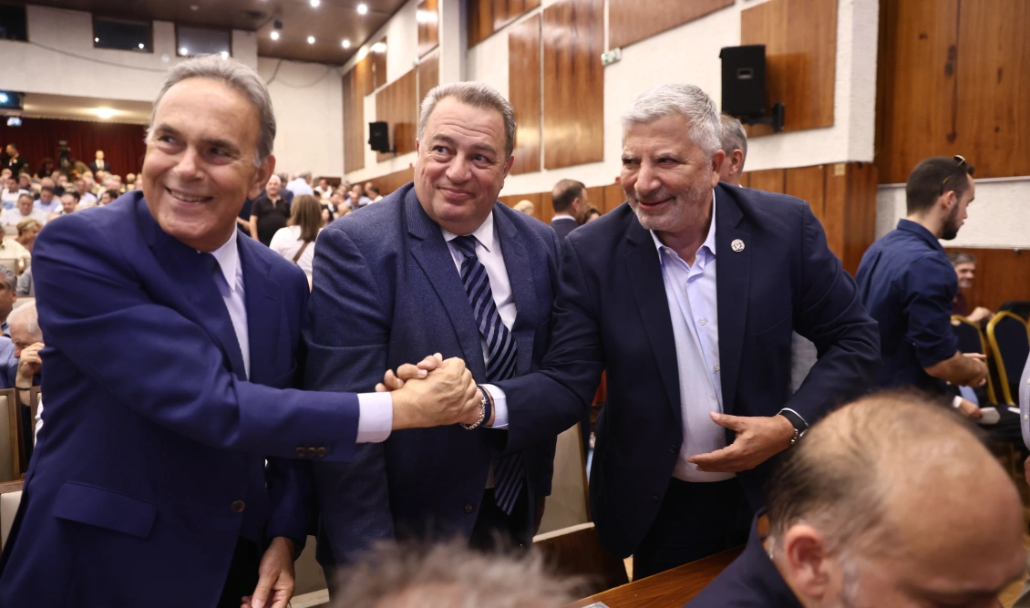 Η εκδήλωση πραγματοποιήθηκε το απόγευμα της Τρίτης στο Πολεμικό Μουσείο συγκεντρώνοντας έντονο πολιτικό ενδιαφέρον και πλήθος προσωπικοτήτων από τον χώρο της Νέας Δημοκρατίας και πέραν αυτής