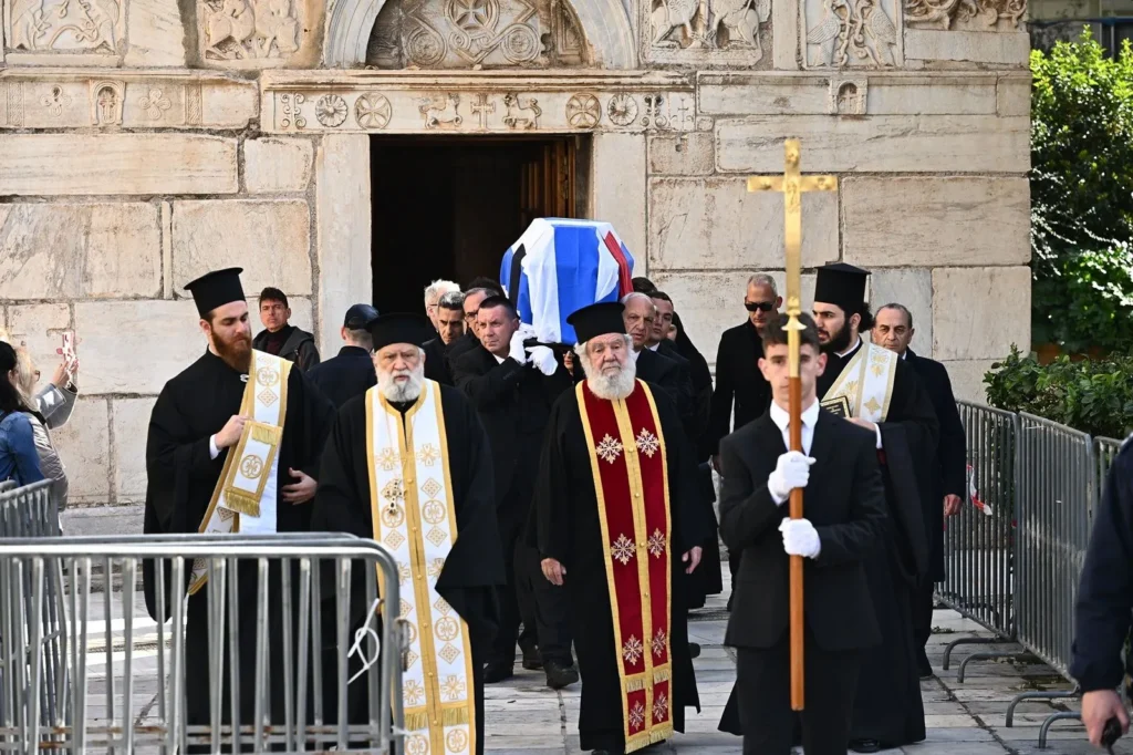 Η Ελλάδα αποχαιρέτησε την Ελένη Γλύκατζη – Αρβελέρ