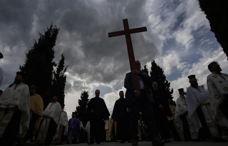 Μεγάλη Παρασκευή: Ο Επιτάφιος, η Αποκαθήλωση και τα έθιμα του πένθους